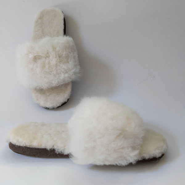 Fur boots - White boots slippers store - Unisex Alpaca fur slippers - home slippers - very soft touch